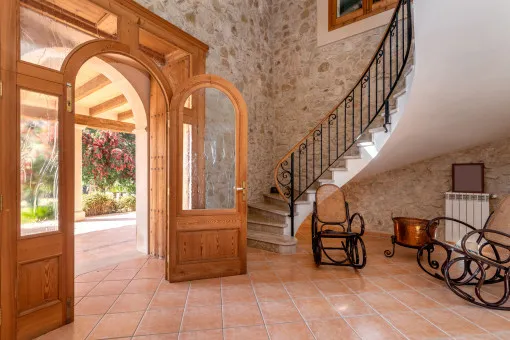 Lloret de Vistalegre, spacious finca in traditional style — photo 5