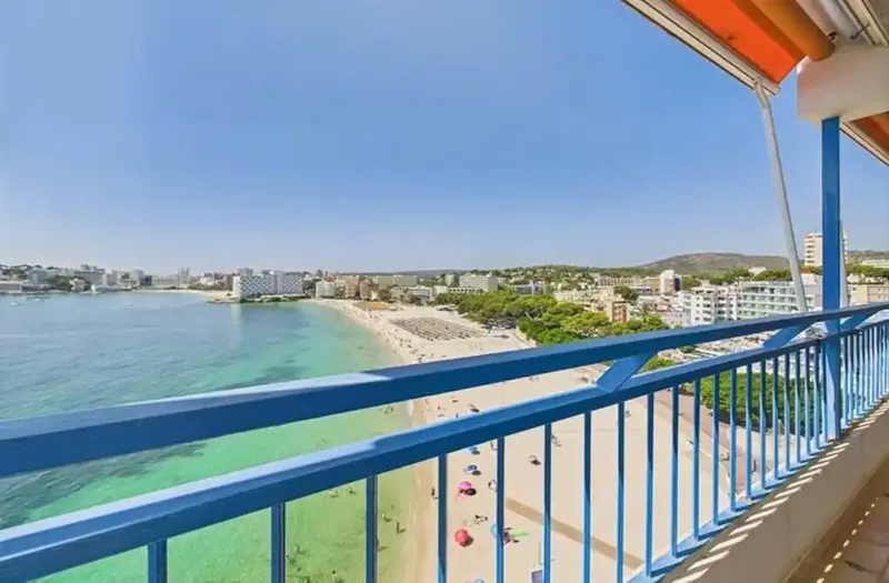 Penthouse on the front line with impressive sea and beach views in Palmanova — photo 4