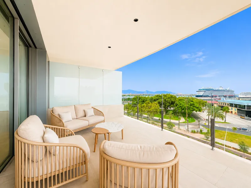 Modern apartment with panoramic sea views on the first line at Paseo Marítimo, Palma — photo 1