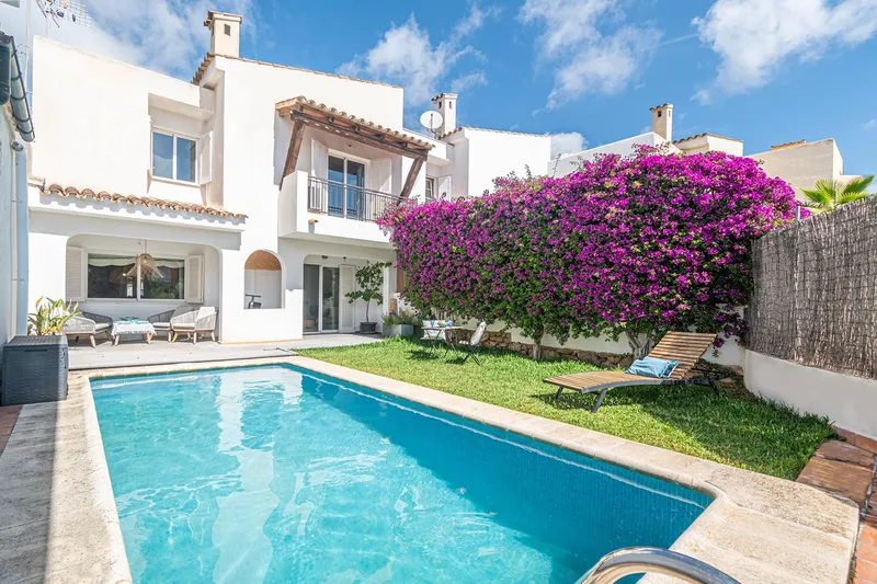 Exclusive villa in Bendinat – Las Villas de Portals — photo 1