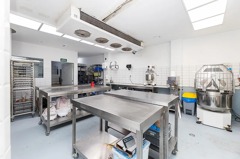 Commercial premises — photo 1