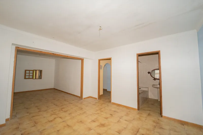 Townhouse in Felanitx with project and large plot — photo 1