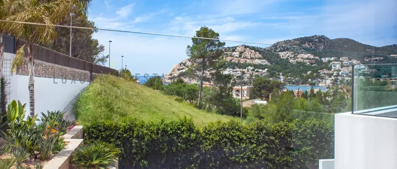 Modern apartment in the center of Puerto de Andratx with harbor views and a communal pool — photo 8