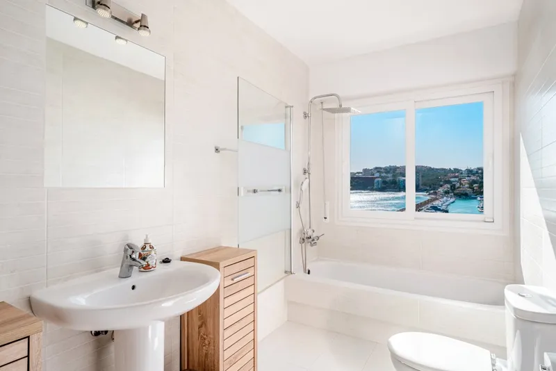 Gated complex apartment for sale in Sant Agusti with covered terrace and sea views — photo 5