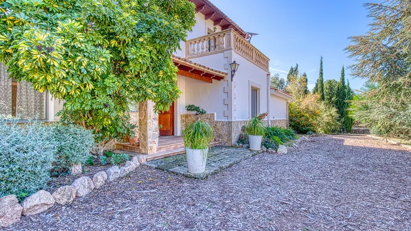 Villa for sale near Esporles with pool and breathtaking mountain views — photo 1