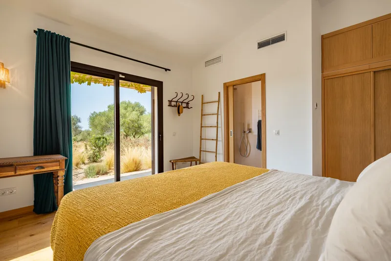 Single-story country house near Ses Salines with high level of privacy — photo 11