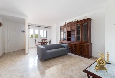 Ground floor with large terrace and communal pool — photo 5