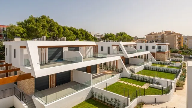 Semi-detached house in Cala Ratjada in exclusive residential complex — photo 1