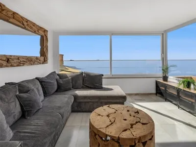 Penthouse in first sea line for sale in Santa Ponsa — photo 1