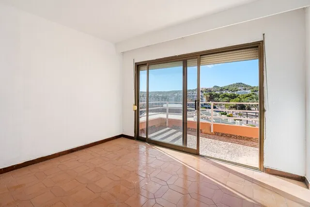 Frontline penthouse to renovate for sale in Santa Ponsa, Southwest Mallorca — photo 10