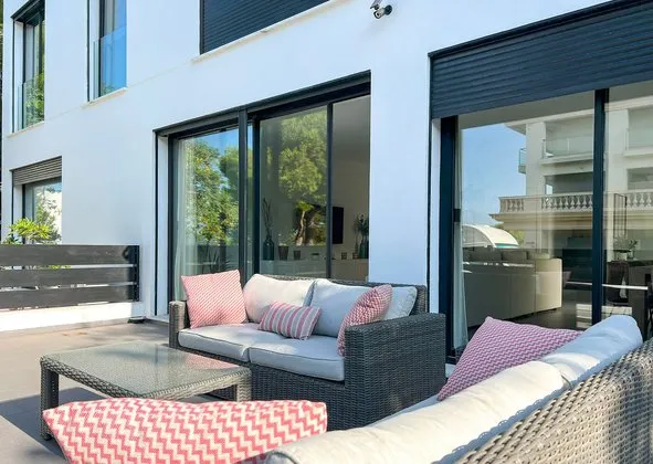 Semi-detached house in Calle Guardes de Mar, 12, Playa de Muro, Muro — photo 1