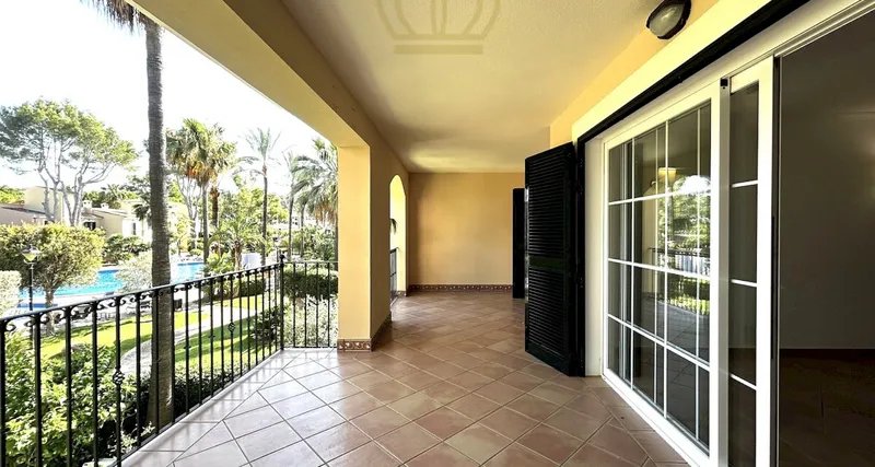 Mediterranean apartment with large terrace and pool view in Santa Ponsa - with great potential — photo 2