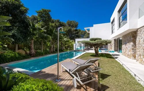 5 Bedrooms in Santa Ponsa — photo 2