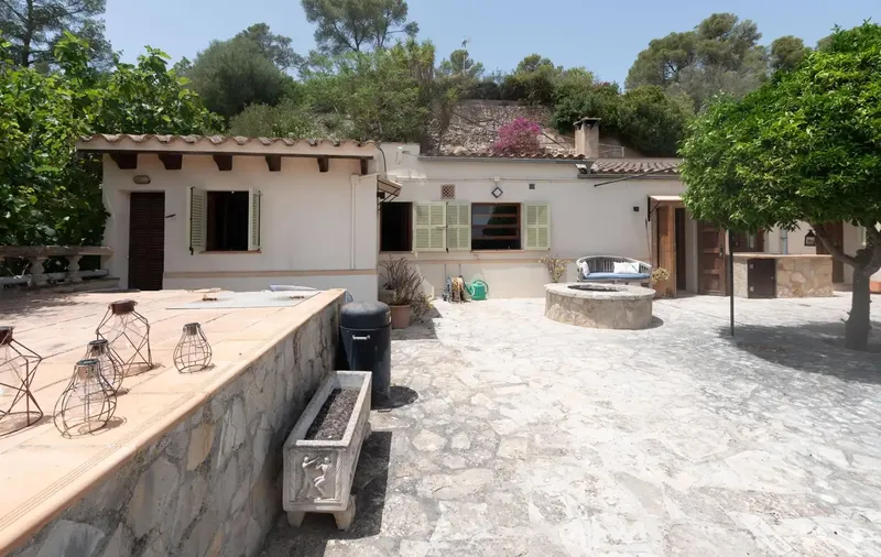 Discover this spacious and cozy country house located on the outskirts of Sineu, ideal for those seeking peace and well-being. — photo 2