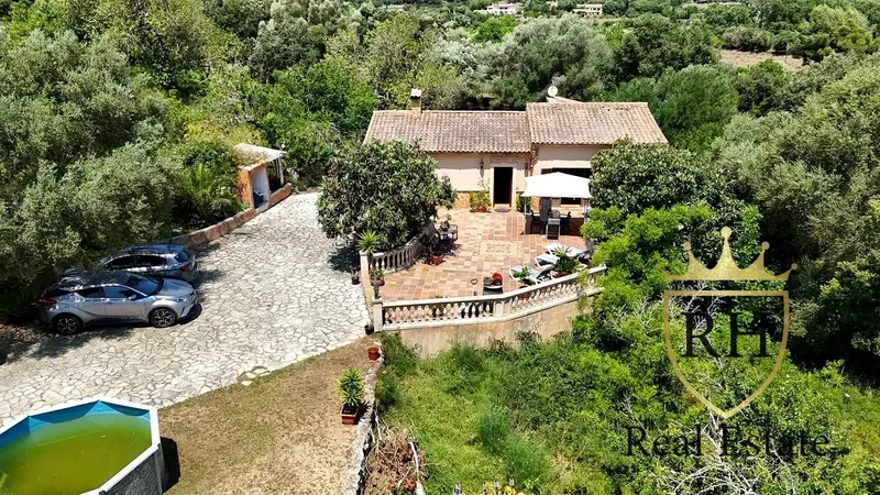 Discover this charming rustic house located in the quiet area of Arta. — photo 2