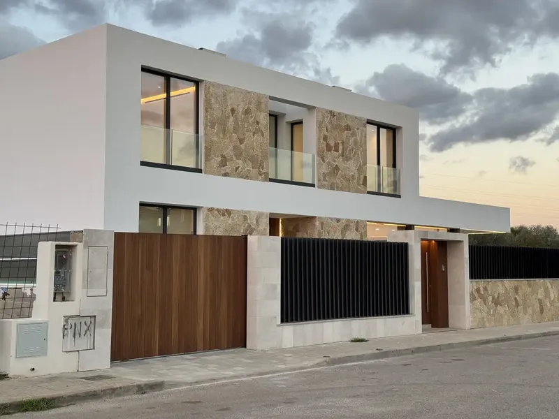 *VILLA CONTEMPORÁNEA DE ALTA GAMA CON PISCINA INFINITY Y PISTA DE PÁDEL PRIVADA* — photo 1