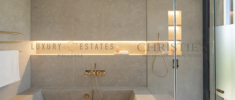 Modern new build villa in Portals Nous with great sea views — photo 9