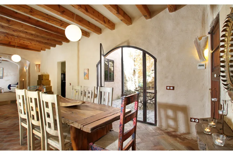 Town house for sale in Pollença, Mallorca, with landscaped patio garden and ETV holiday rental licence. A charming 4-bedroom property located in the heart of the old town. — photo 9