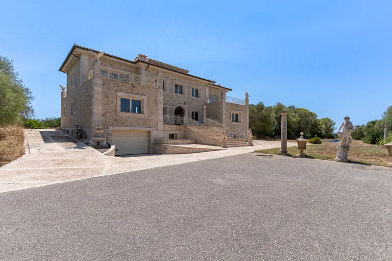 Imposing Hilltop Villa with Panoramic Countryside Views close to Muro — photo 6