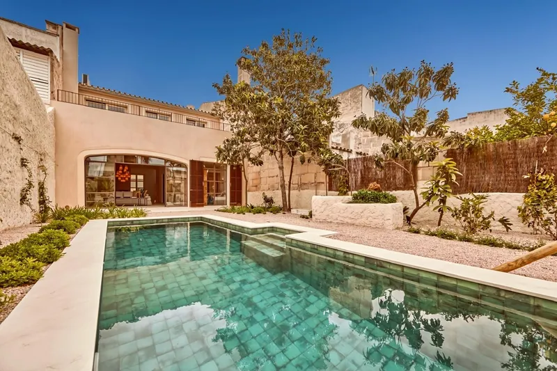 Luxury Chalet with Pool and Private Oasis in the Center of Felanitx — photo 1
