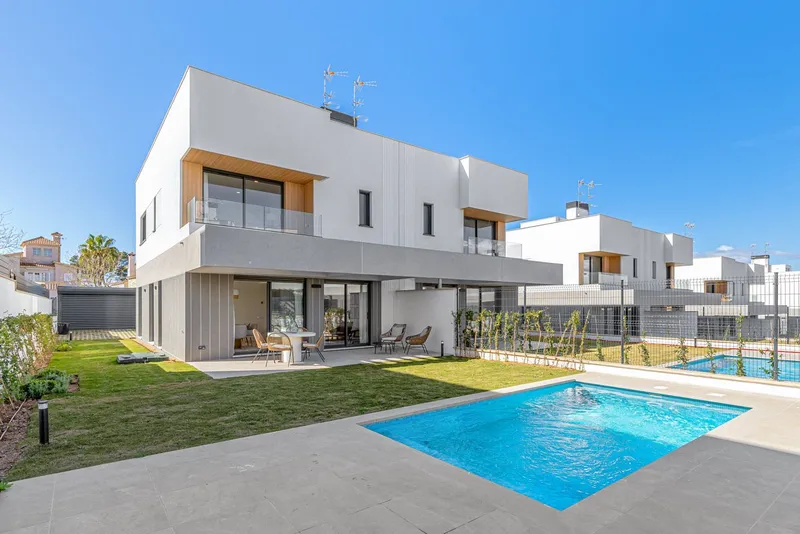 New build in Puig de Ros - Ready-to-move-in semi-detached houses with pool — photo 1