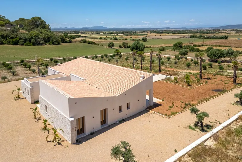 Finca in Son Macia - Newly built country house with pool and garden — photo 2