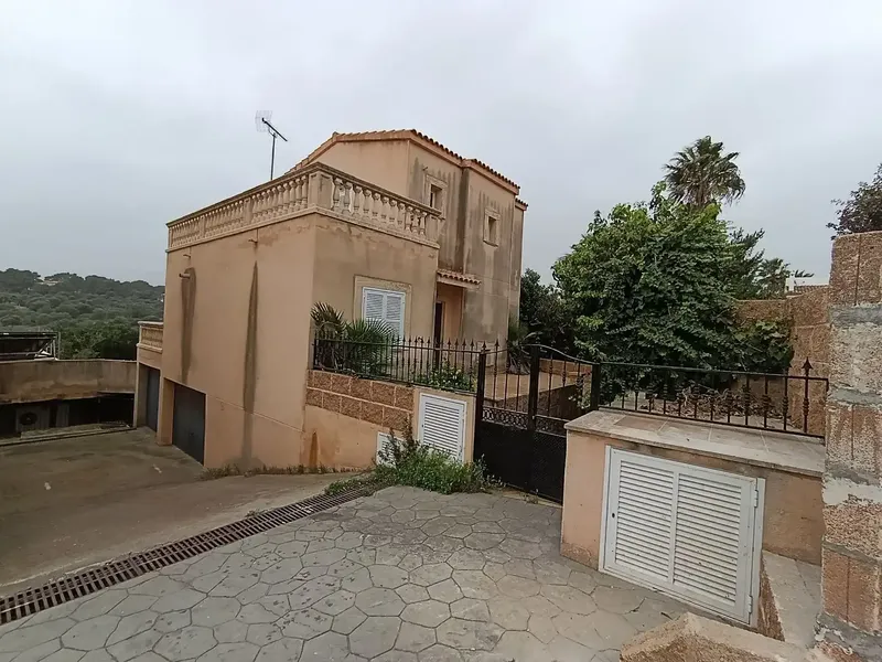 Spectacular chalet with private pool in Cala Mendia. Located just 150 meters from two beautiful coves (Cala Mendia and Cala Anguila). — photo 2