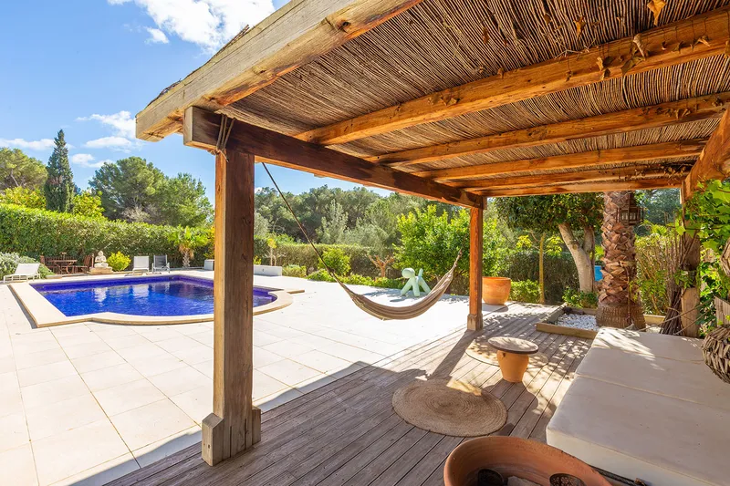 Sunny family villa near the harbor and golf course — photo 4