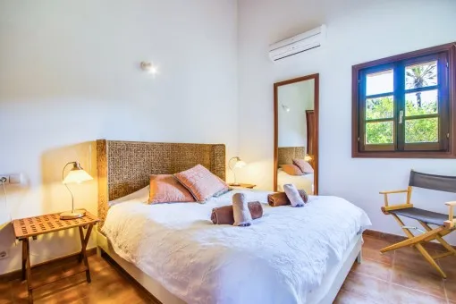 Pollensa, magnificent country house with 2 guest houses, swimming pool and tennis court amidst absolute rural idyll — photo 11