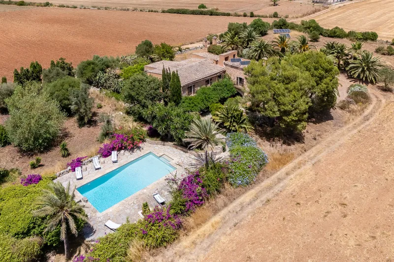 Historic stone finca with traditional character near Felanitx — photo 1