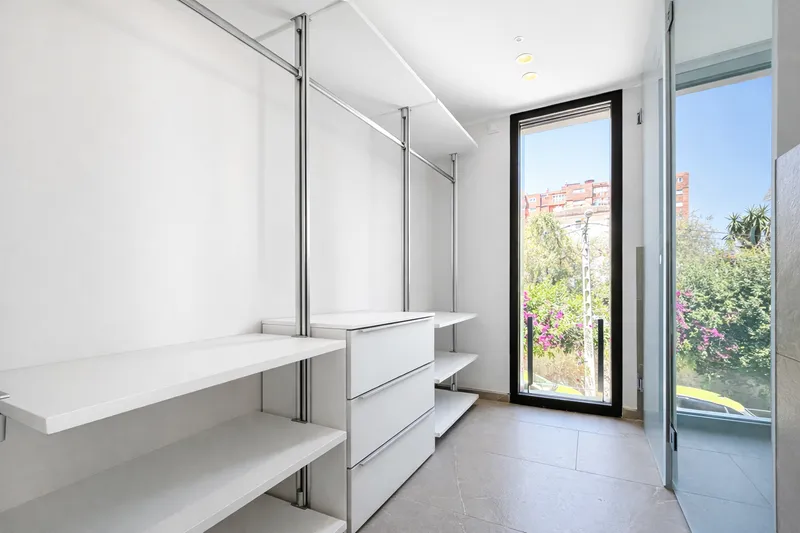 Modern apartment with panoramic sea views on the first line at Paseo Marítimo, Palma — photo 9