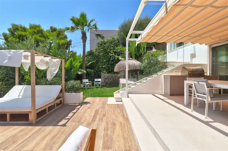 Buy a stylish duplex with a private Balinese garden in Santa Ponsa — photo 6