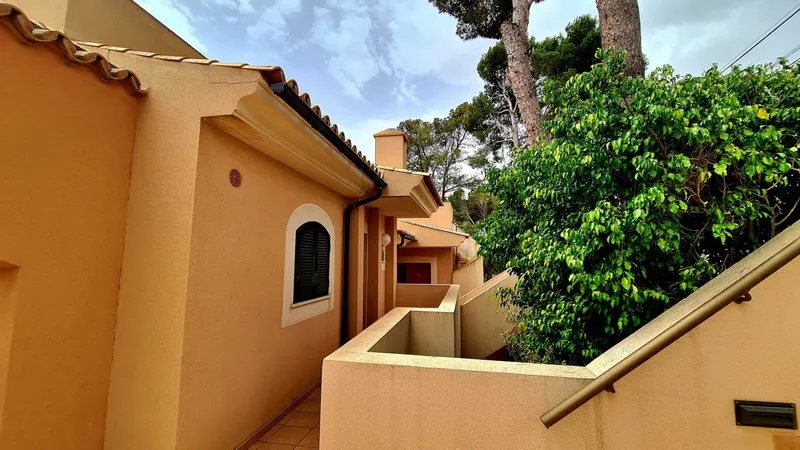 Sea view property in a quiet prime location — photo 4