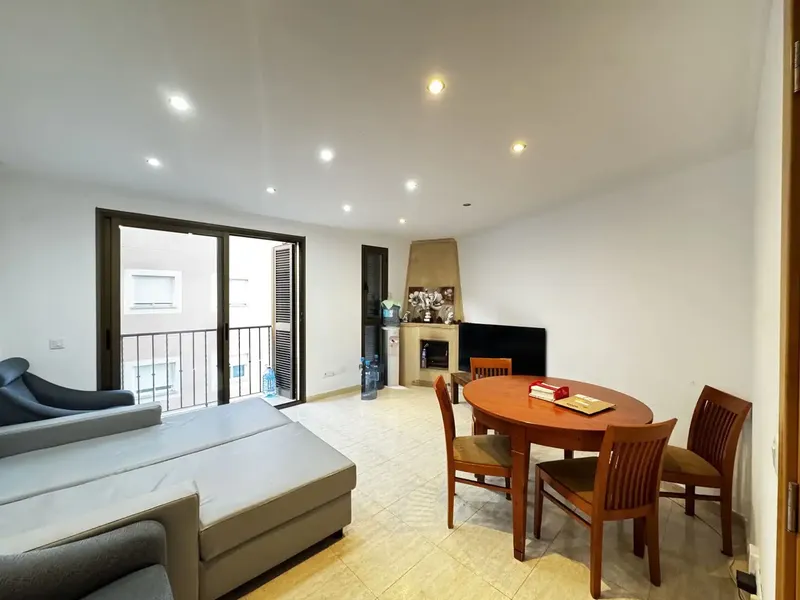 Bright 85 m² apartment in Campos with sea views — photo 1