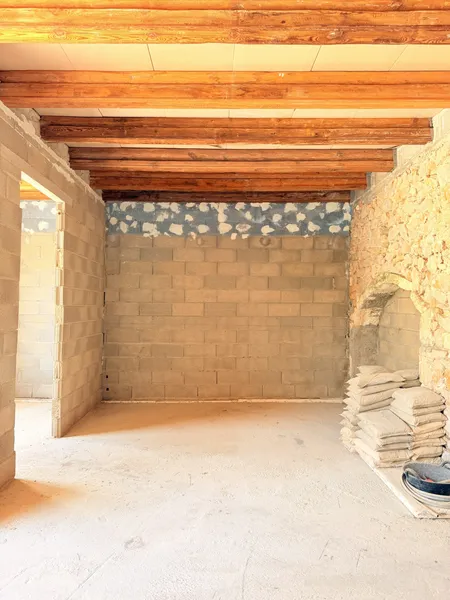 Townhouse for renovation with building permit – with great room concept and pool in Sant Llorenç — photo 10