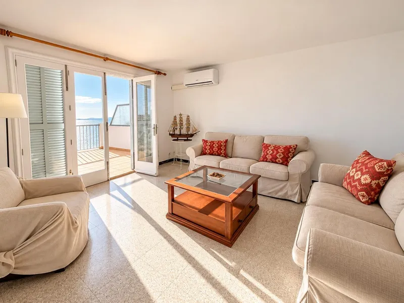 Penthouse for rent on the frontline in El Arenal — photo 7
