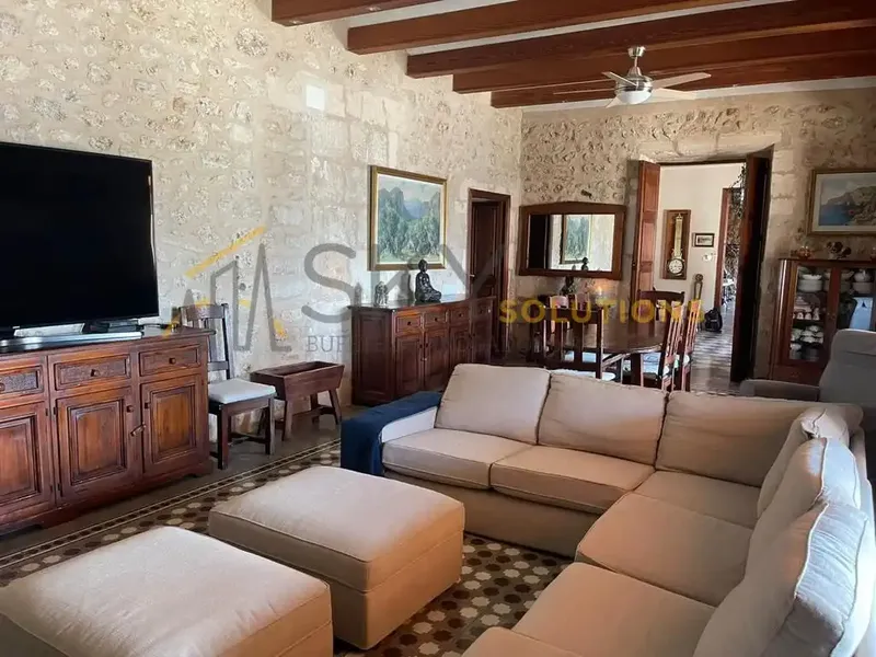 Rustic Farmhouse with Mallorcan Charm and Great Potential in Lloret de Vistalegre — photo 10