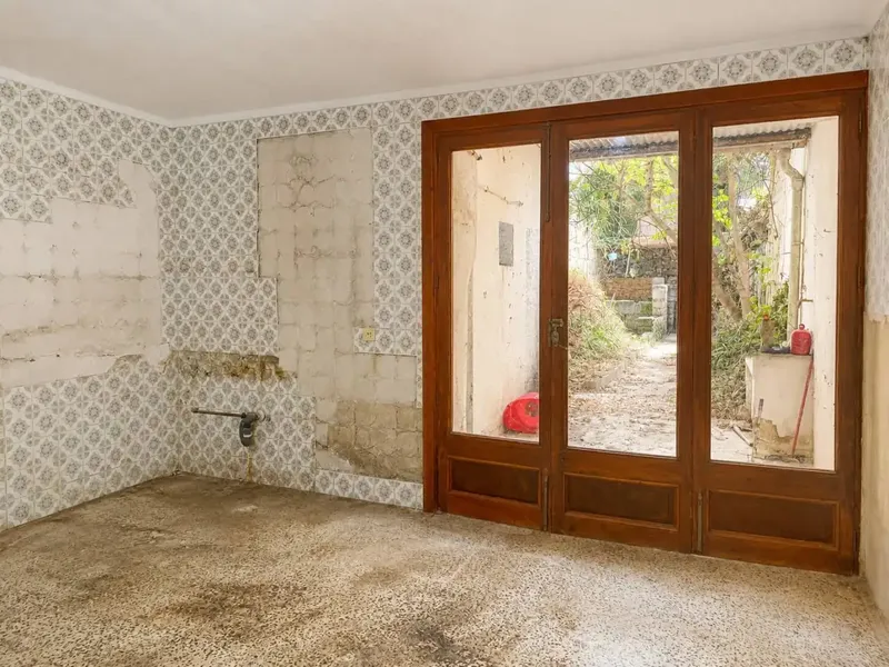 Village house with large garden and multiple possibilities — photo 12