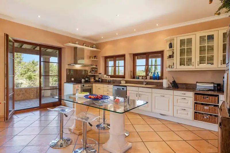 This wonderful luxury house occupies a plot of about 17,535 m2 and is offered for sale in one of the most prominent areas of northern Mallorca — photo 9