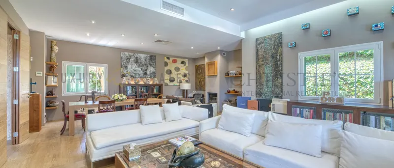 Well-kept villa in Cala Vinyas with partial sea views near the beach — photo 5