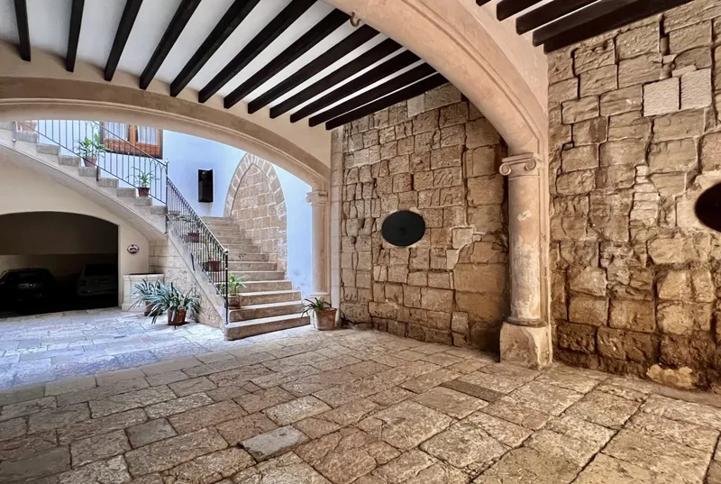 Duplex apartment in the old town of Palma — photo 1