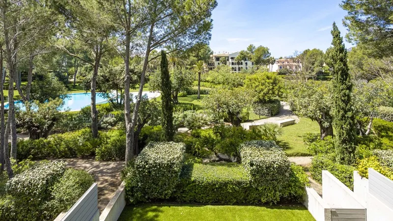 Old Bendinat modern style apartment for sale with covered terrace and garden and pool view — photo 10