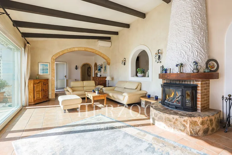 Residence with sea views, private pool and lots of privacy, centrally located and close to the beach in Paguera — photo 7