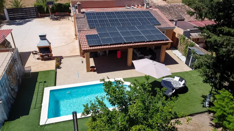 Detached house with huge plot and private pool — photo 4