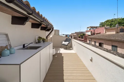 Palma de Mallorca Old Town, Charming Duplex Penthouse in Palma's Old Town with a Rooftop Terrace, Just a Few Steps from the Sea — photo 6