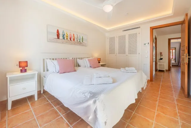 Frontline villa with holiday license for sale in Cala Pi, Mallorca — photo 11
