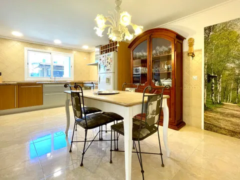 Elegant chalet for sale with views and pool in Sant Marçal — photo 12
