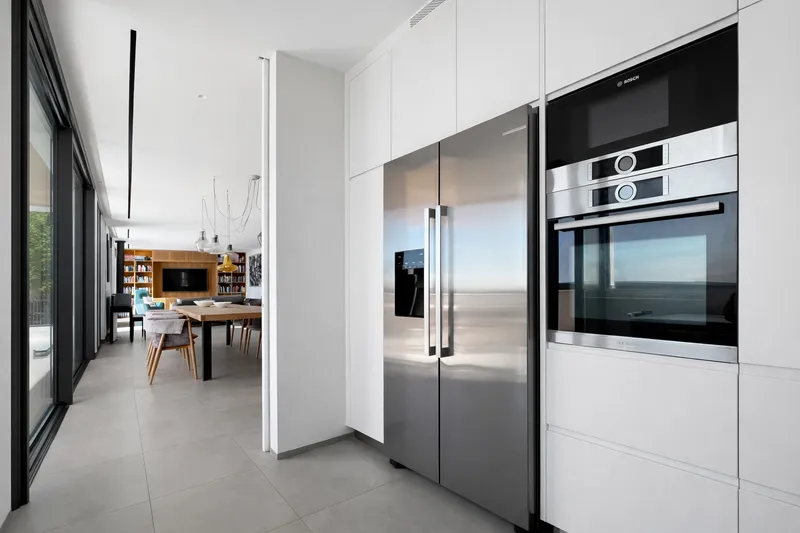 Modern villa with panoramic sea views and guest house in Santa Ponsa Mas — photo 8