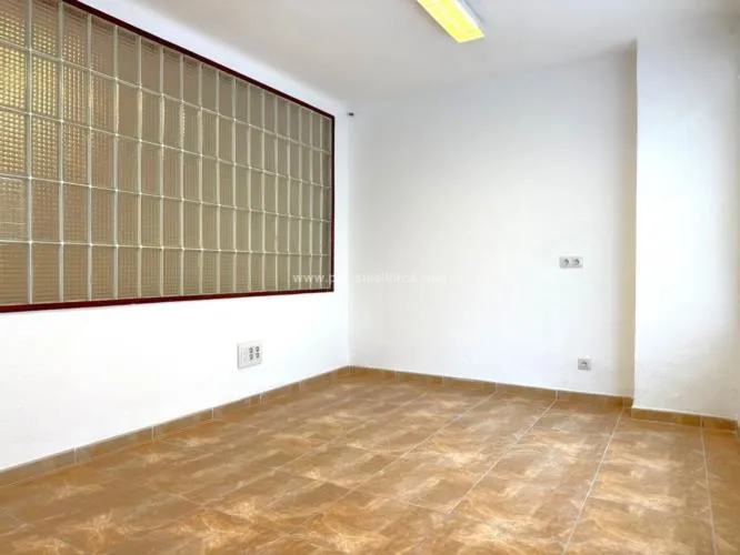 Office / Workspace. Palma de Mallorca, Center Area — photo 8