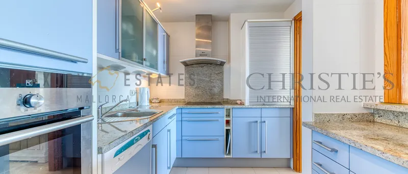 Sea view apartment in Puerto Portals in first sea line with beach access — photo 6